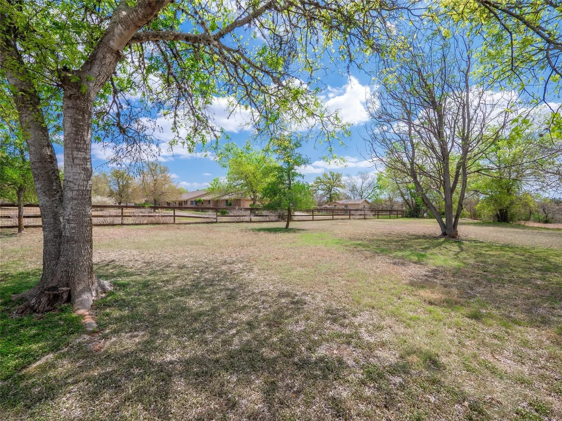 Photo of 718 Post Oak DR