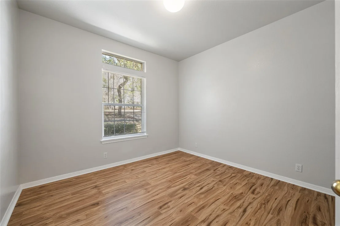 Photo of 5709 Hudson Bend RD