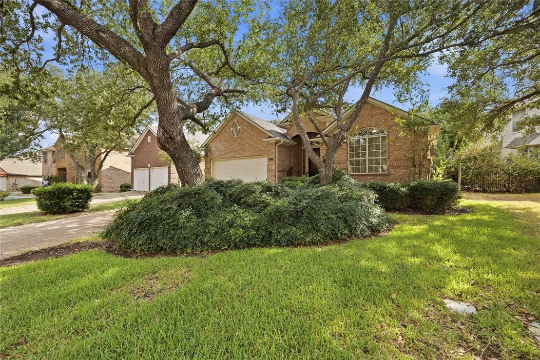Photo of 10045 Planters Woods DR
