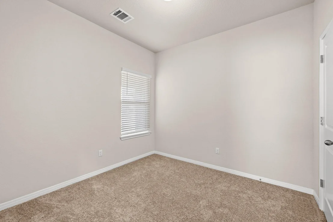 Photo of 200 Longmount CV