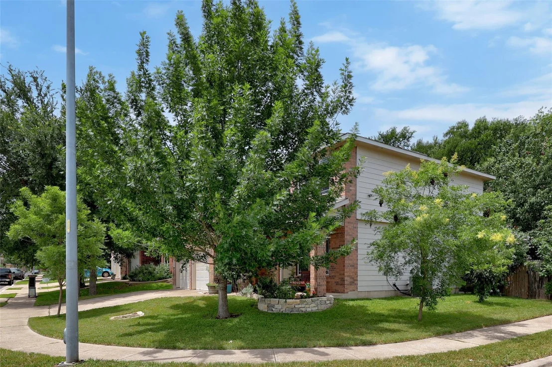 Photo of 5228 Bantom Woods BND