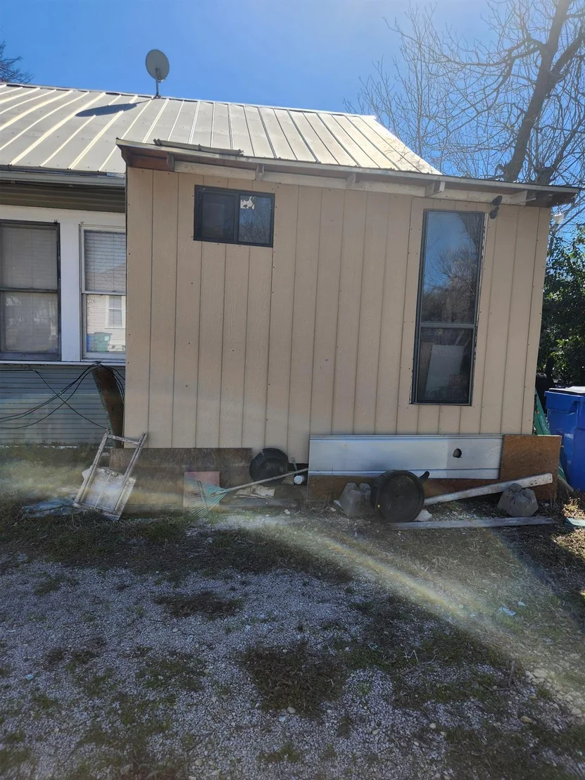 Photo of 502 W 4th ST