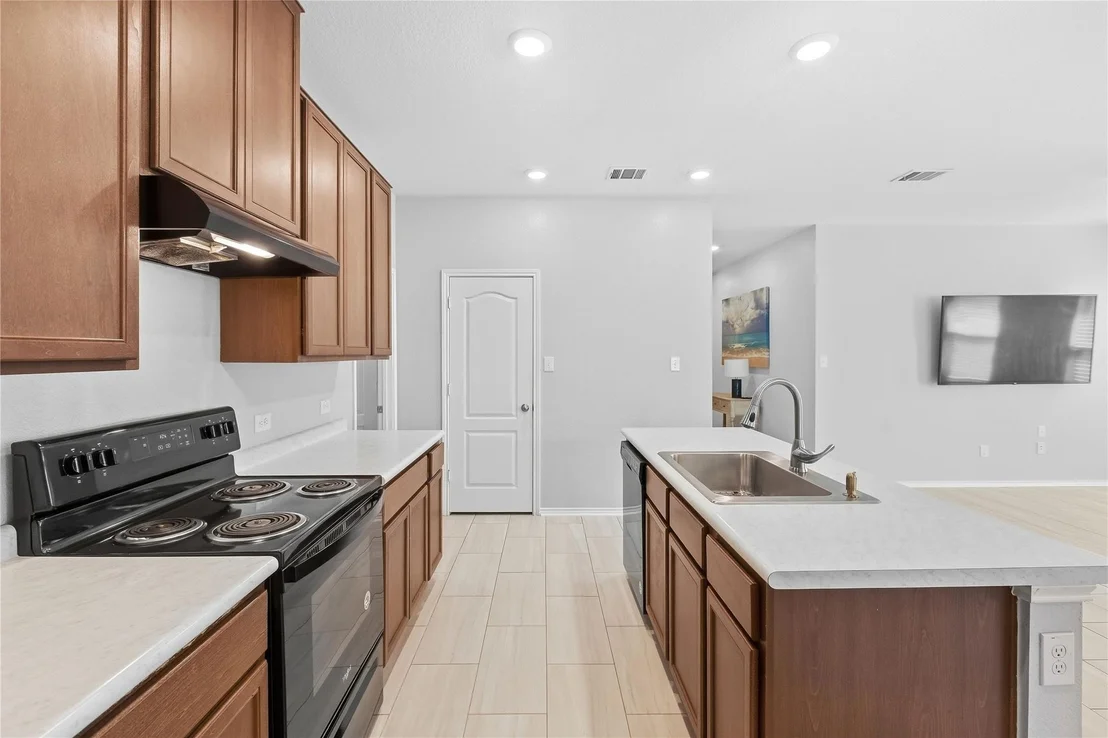 Photo of 271 Auburn ST
