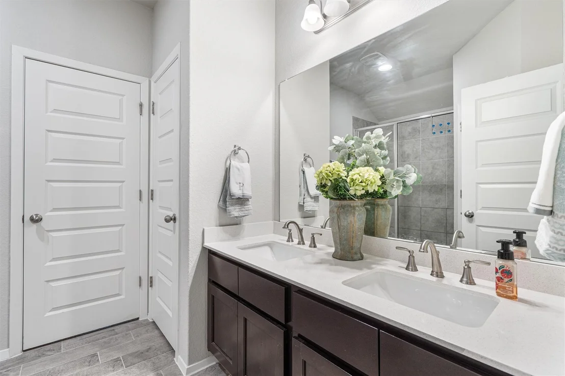 Photo of 508 Star Garnet CT