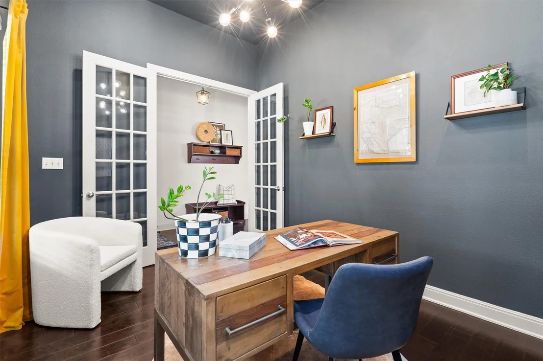 Photo of 2732 Florin CV