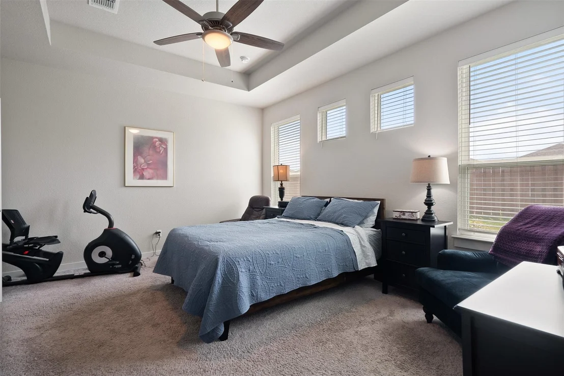 Photo of 1112 Bluewood BND