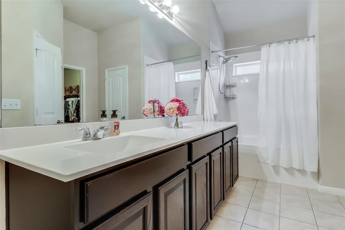 Photo of 1425 Hamiltons WAY