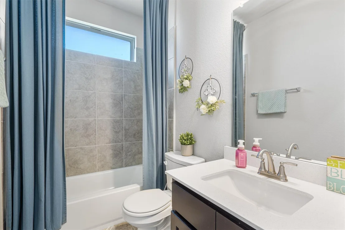 Photo of 508 Star Garnet CT