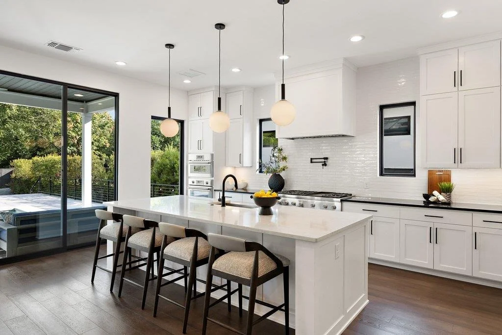 Photo of 6003 Grover Ave