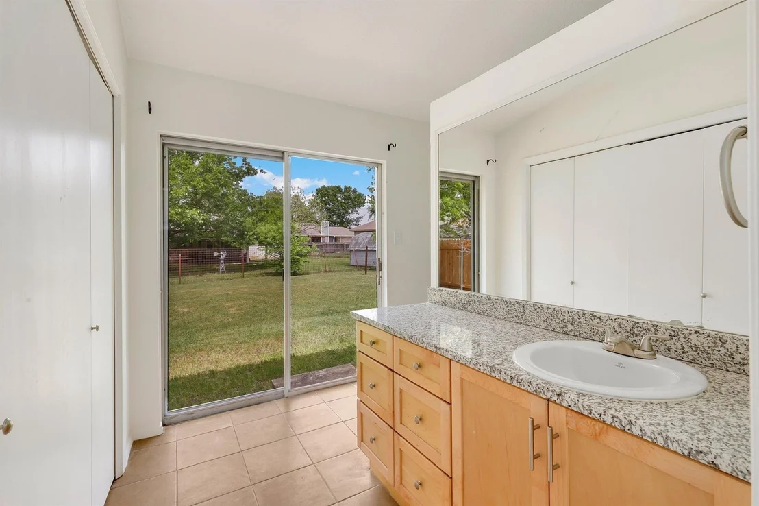 Photo of 1008 Ridgeline DR