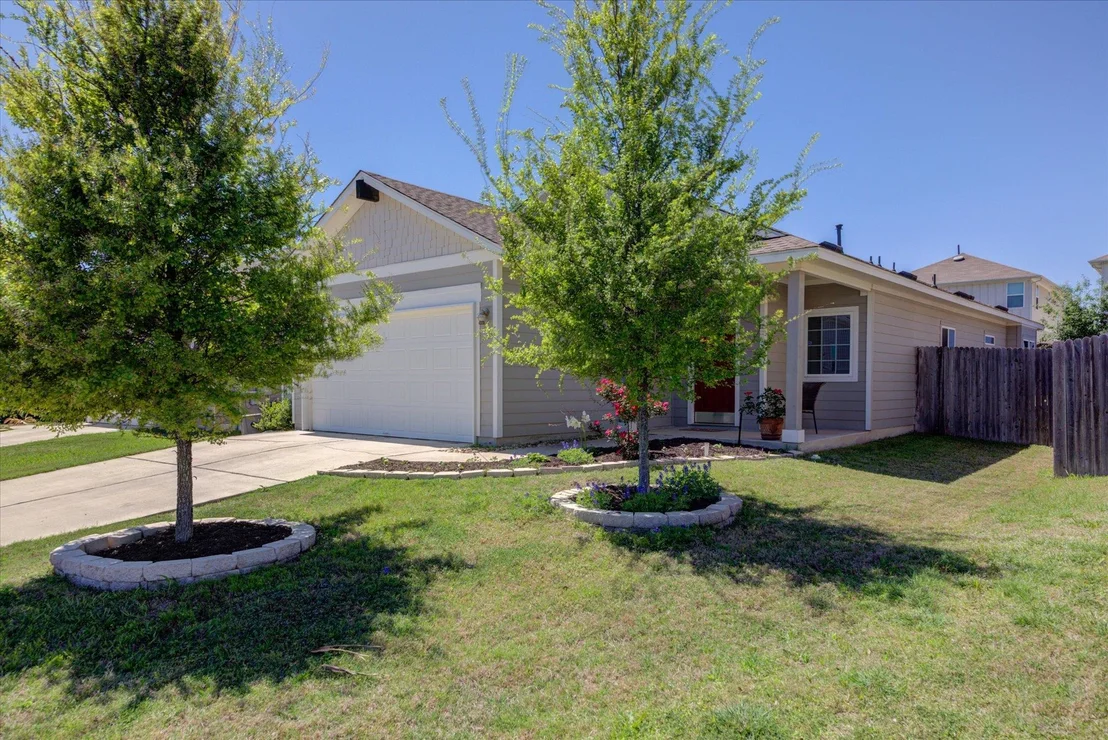 Photo of 10312 Bankhead DR
