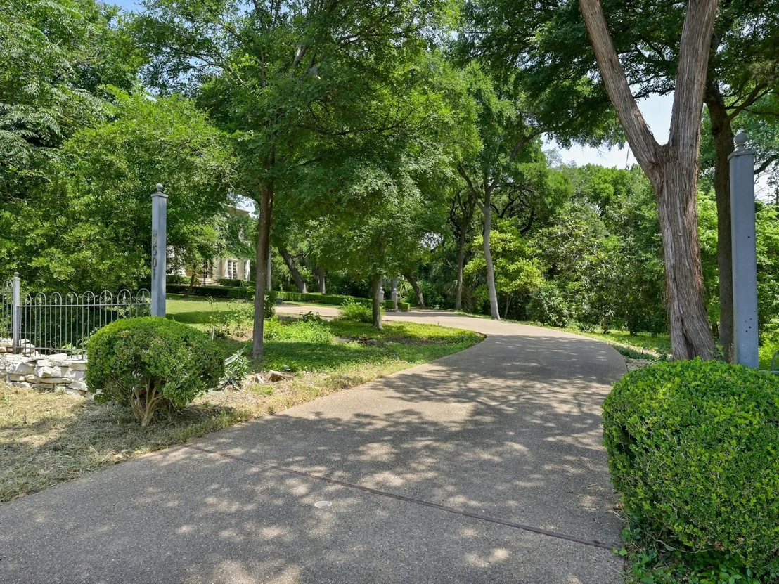 Photo of 3501 Hampton RD