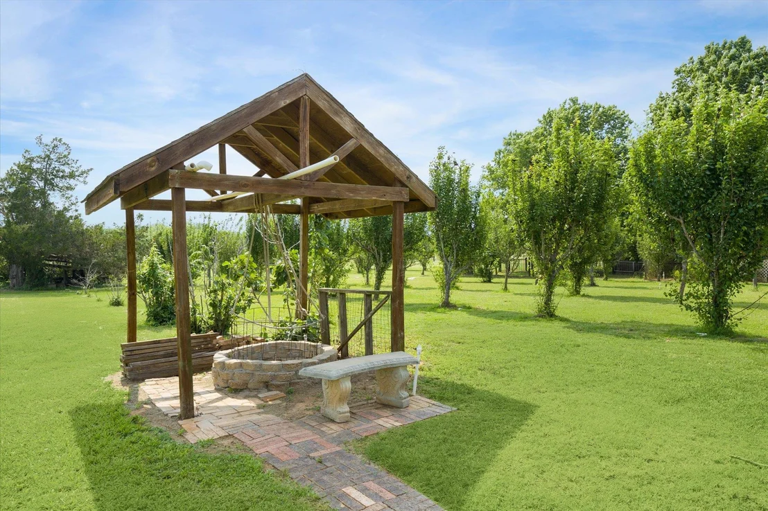 Photo of 4451 County Road 467