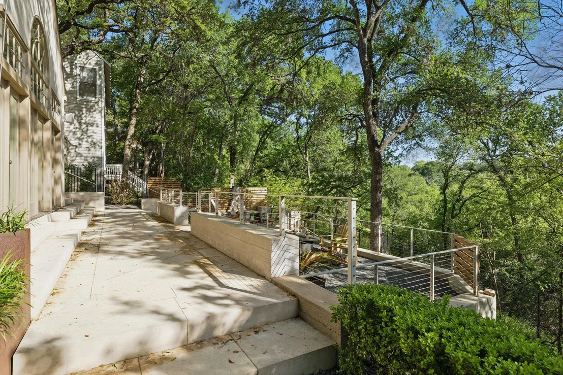 Photo of 1006 Gaston Ave