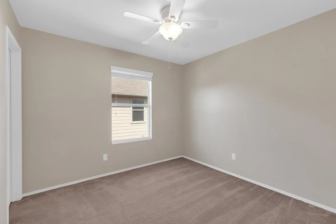 Photo of 111 S Creekbend DR