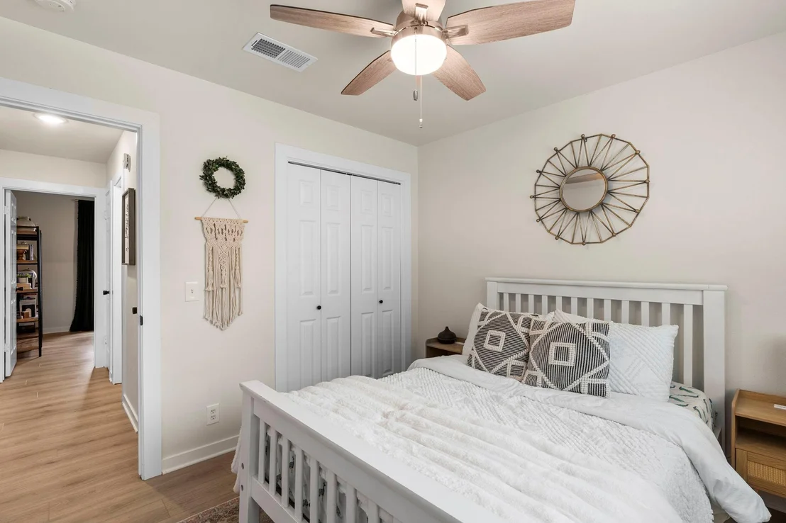 Photo of 215 Crystal Knoll BLVD
