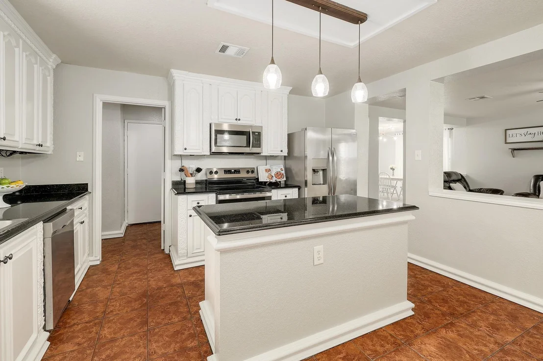 Photo of 335 Mistletoe LN