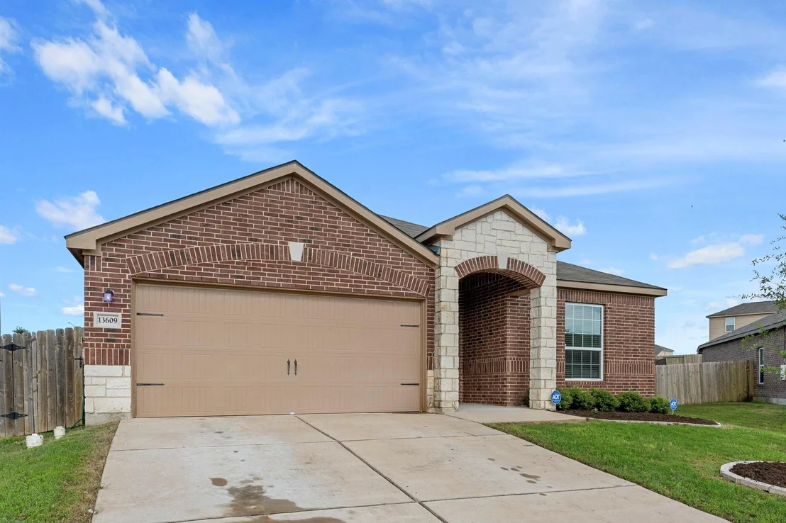 Photo of 13609 Henry A. Wallace LN