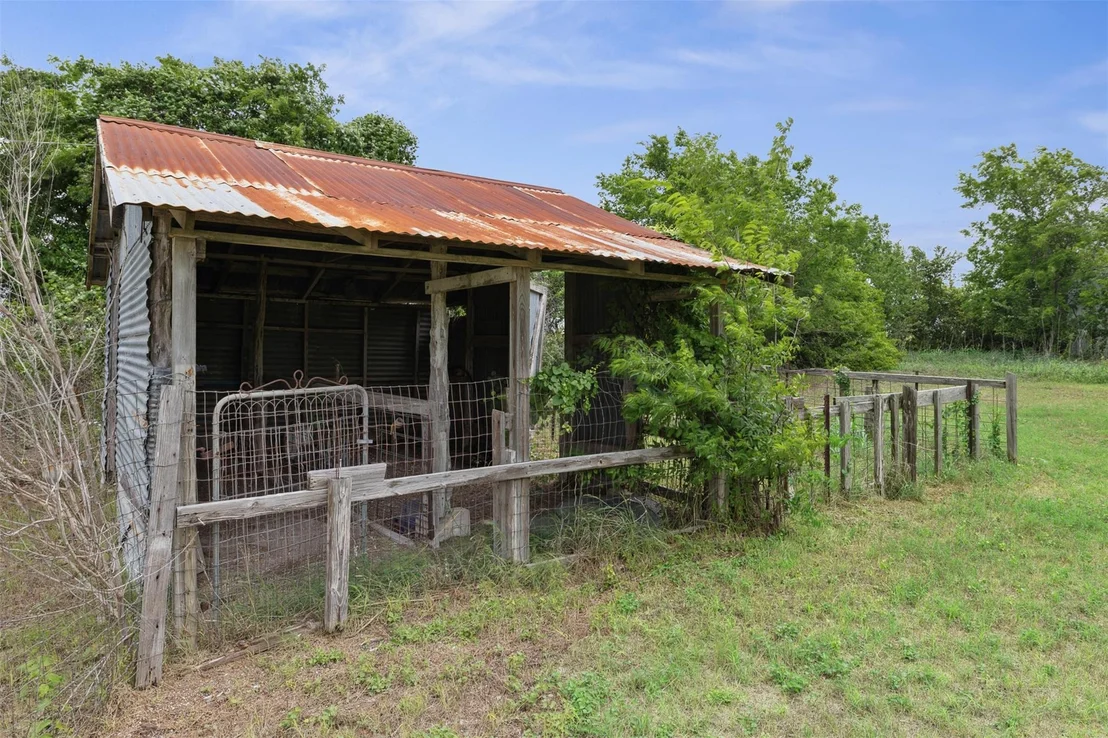 Photo of 5530 US Highway 90a W