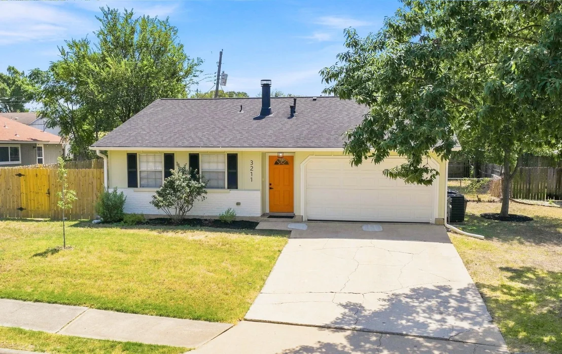 Photo of 3211 Plantation RD