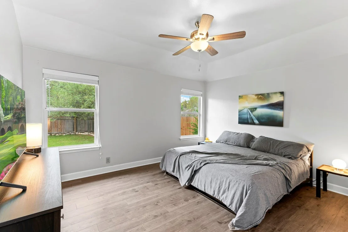 Photo of 1908 Oak Hollow DR