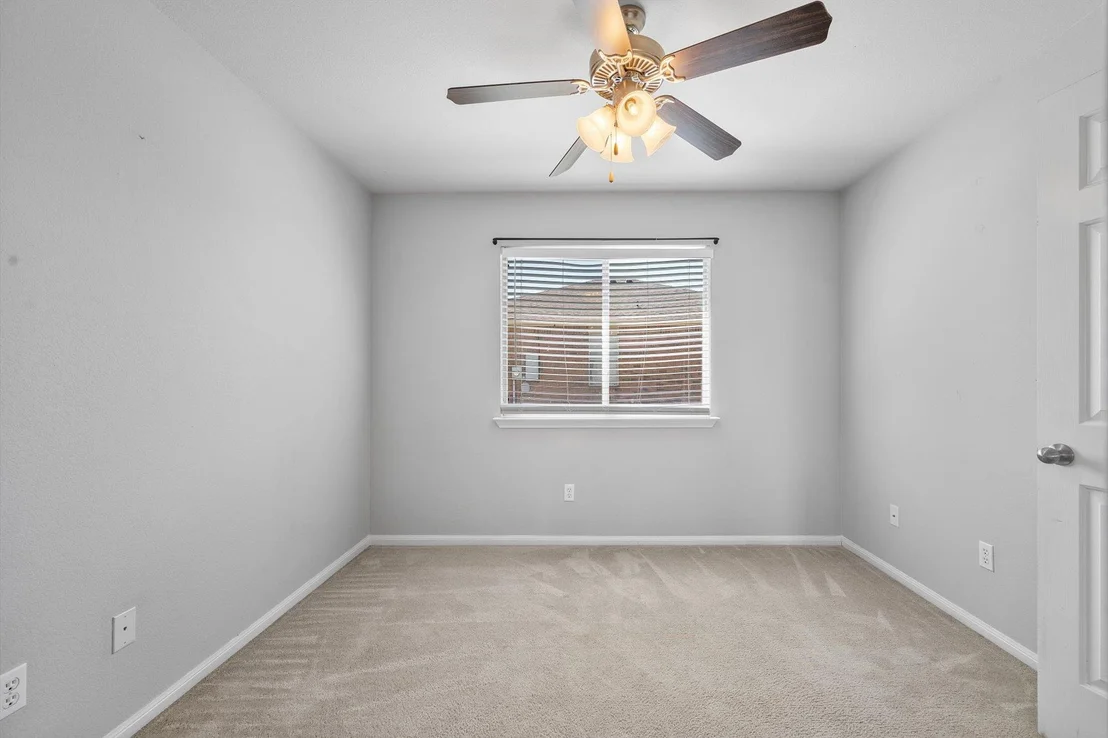 Photo of 411 Leo LN
