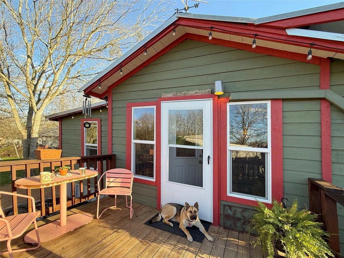 Photo of 1153 Skyline RD