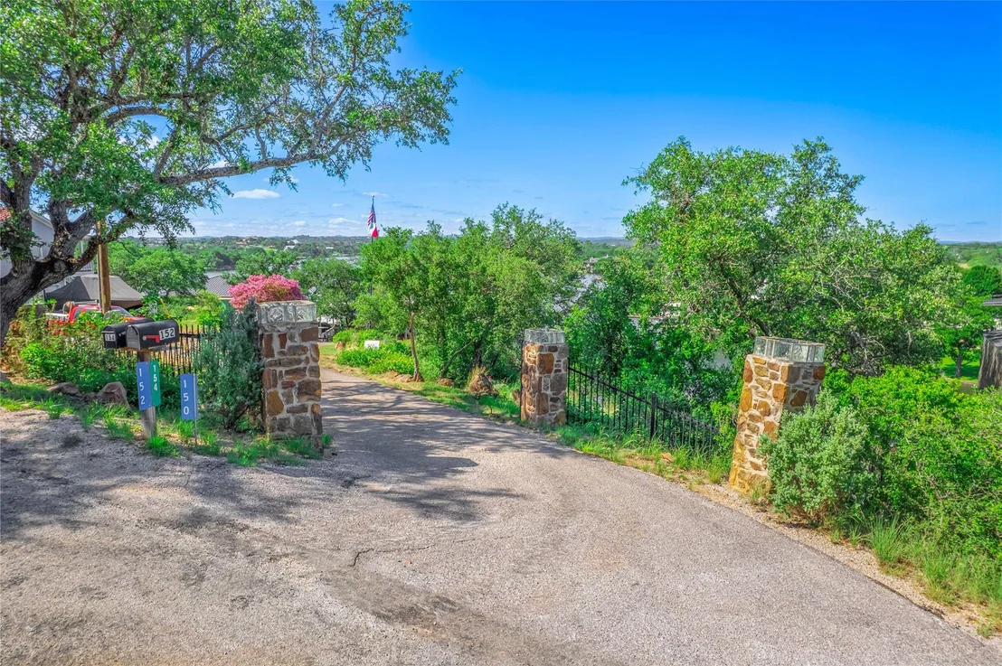 Photo of 150 Lower Skyline DR