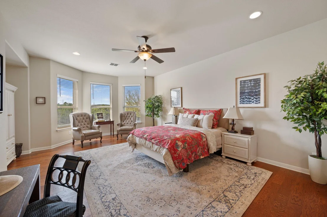 Photo of 182 Emma LOOP