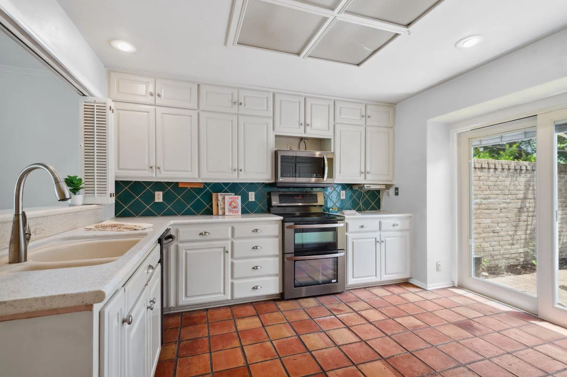 Photo of Unit D at 11125 Pinehurst DR