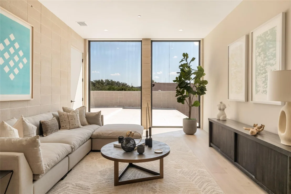 Photo of 5205 Scenic View DR