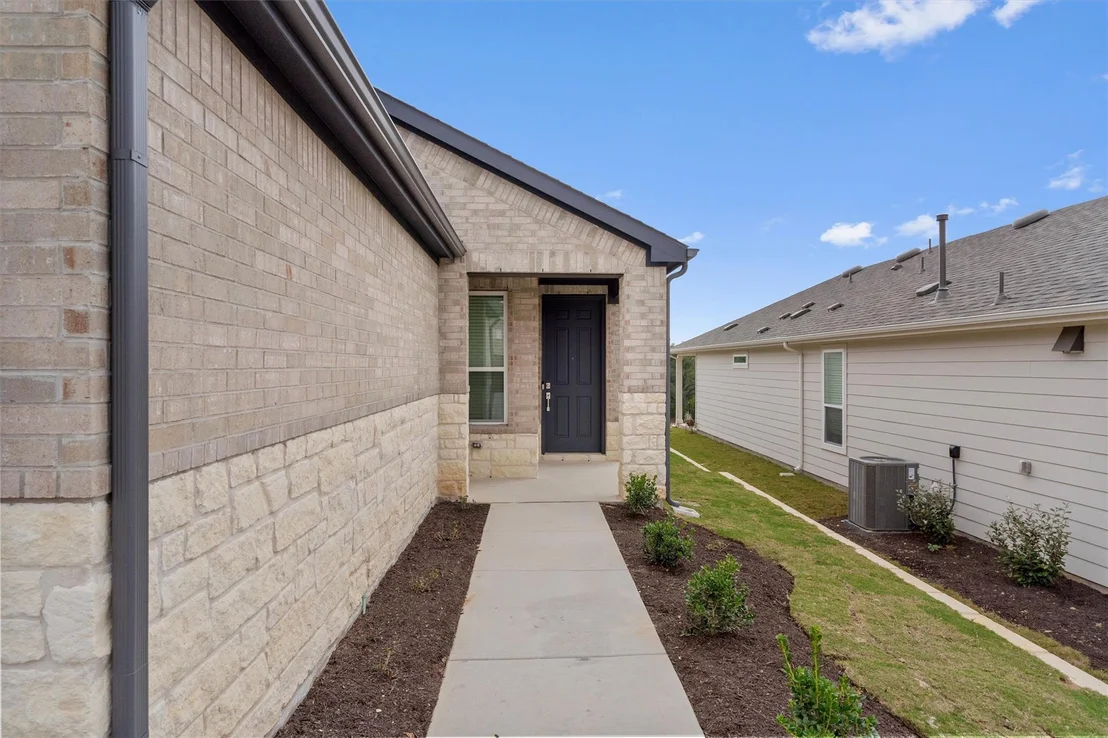 Photo of 310 Livewater LN