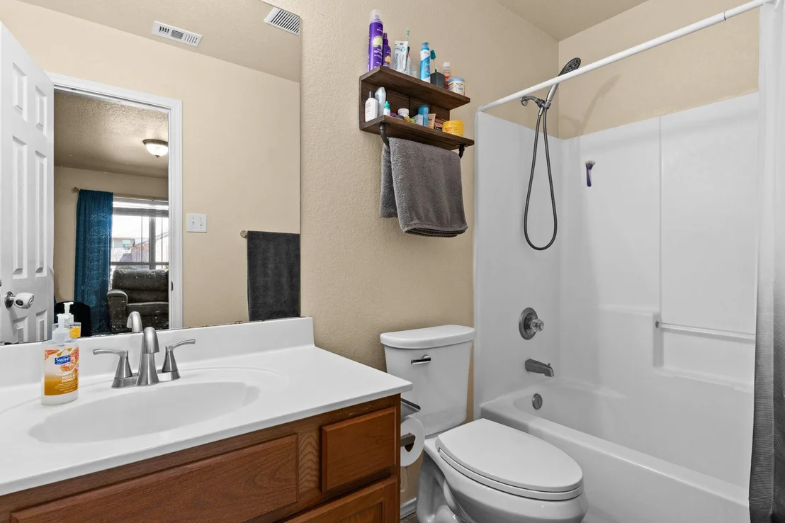 Photo of 404 Curtis DR