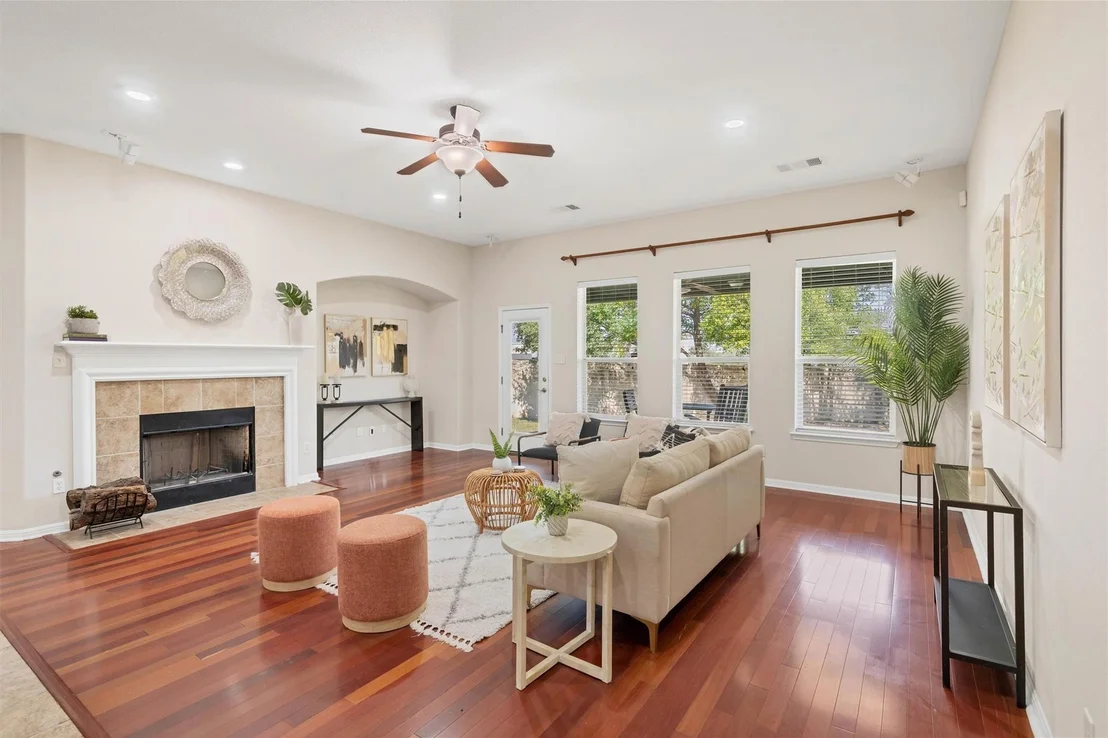 Photo of 4100 Deer Tract ST