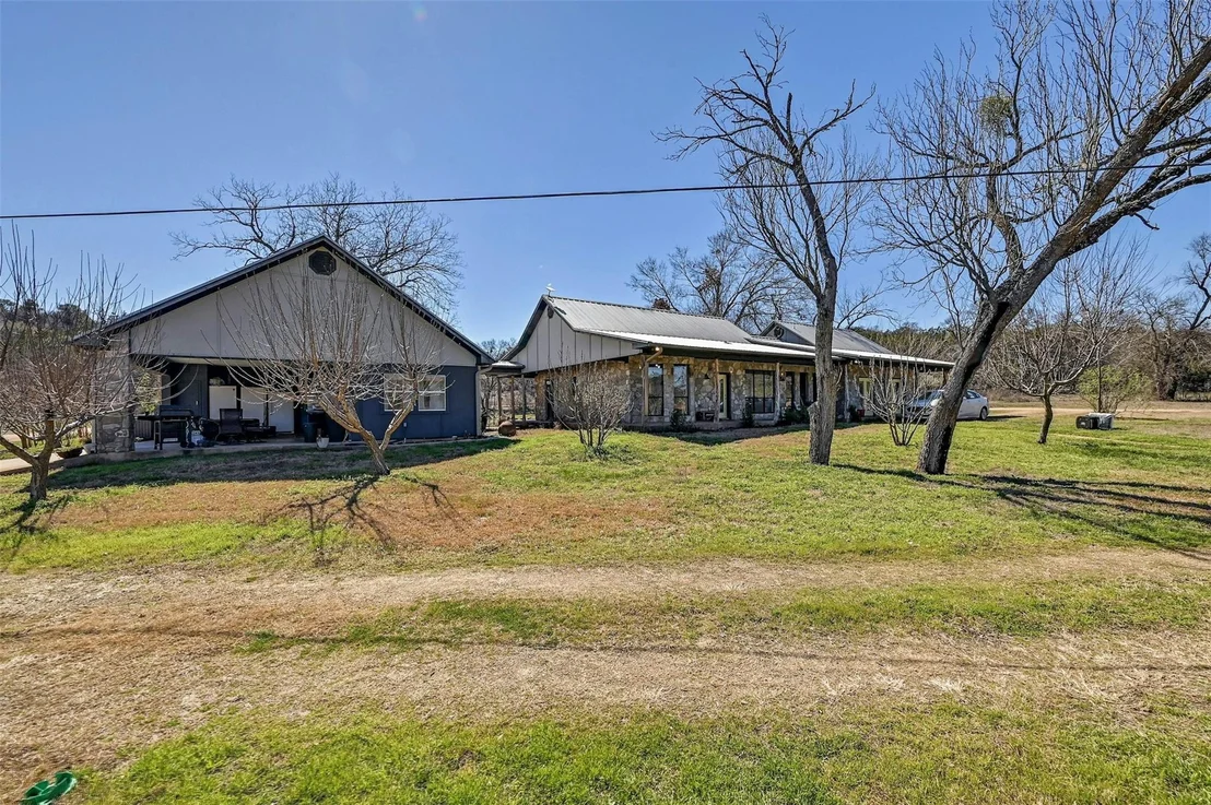 Photo of 915 County Road 404