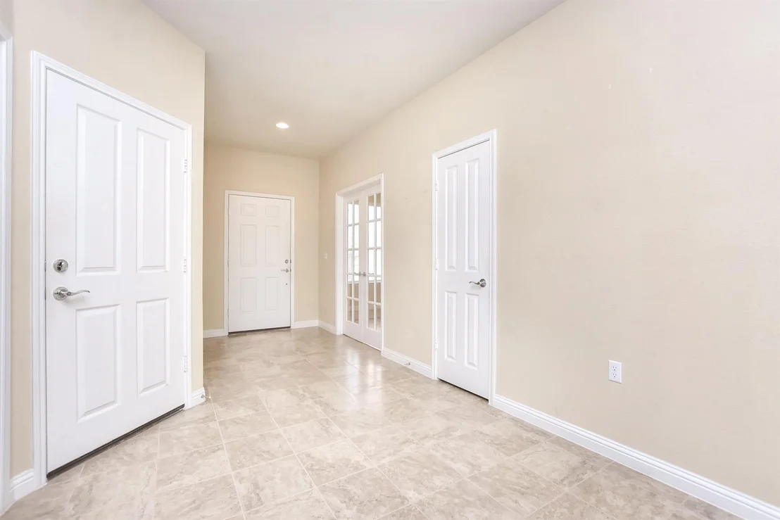 Photo of 107 Davis Mountain CIR