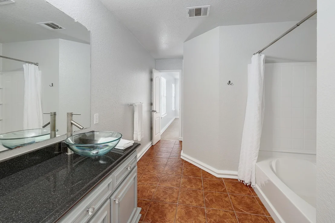 Photo of 335 Mistletoe LN
