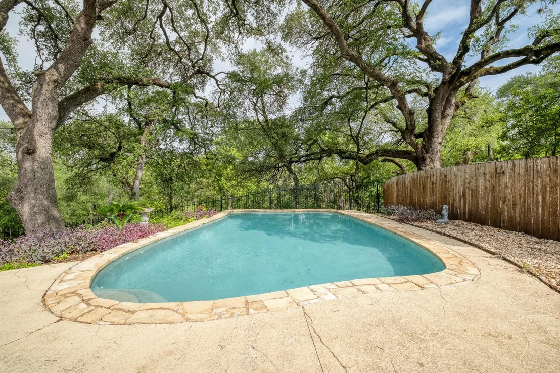 Photo of 5300 Suburban DR