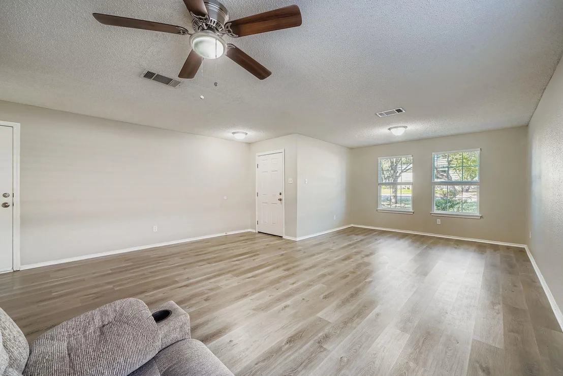 Photo of 2100 Coachlamp DR
