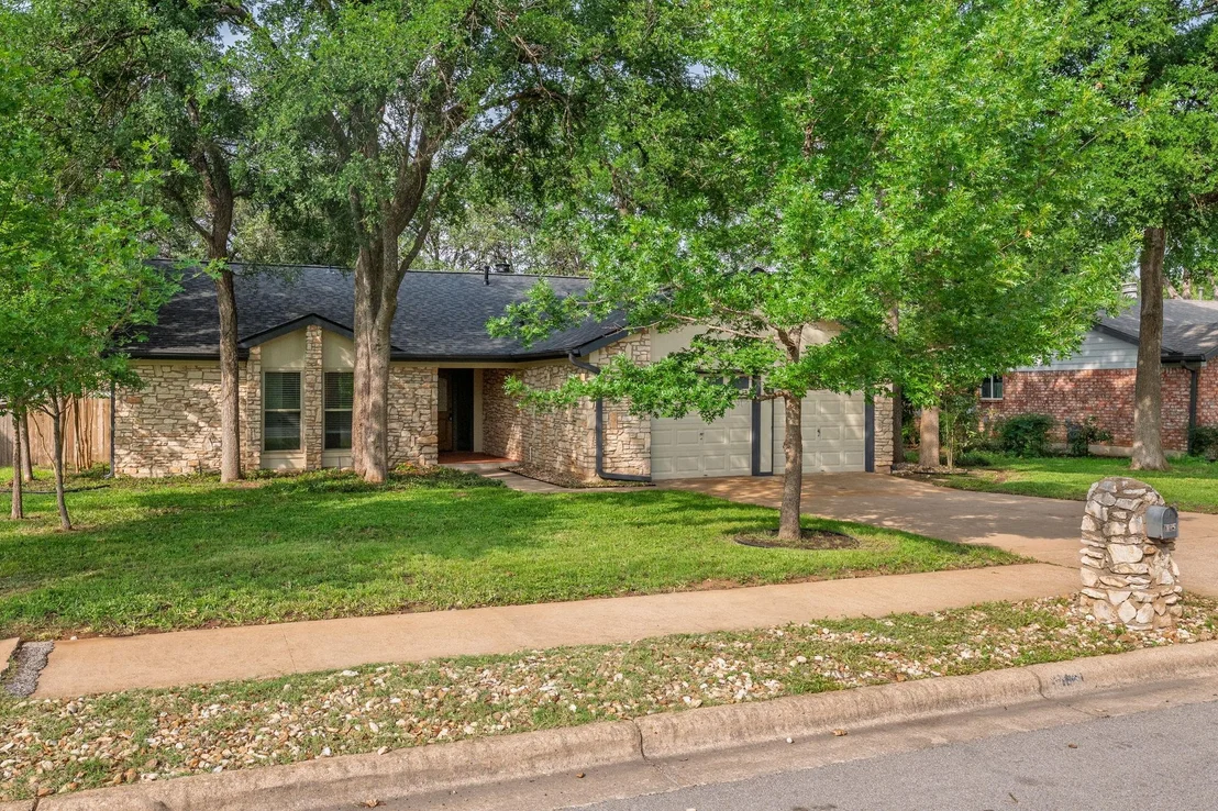 Photo of 4506 Oak Creek DR