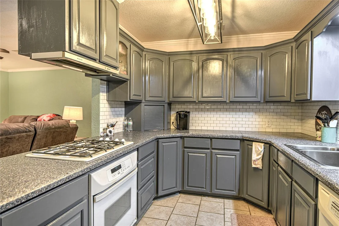 Photo of 731 Verna Lee BLVD