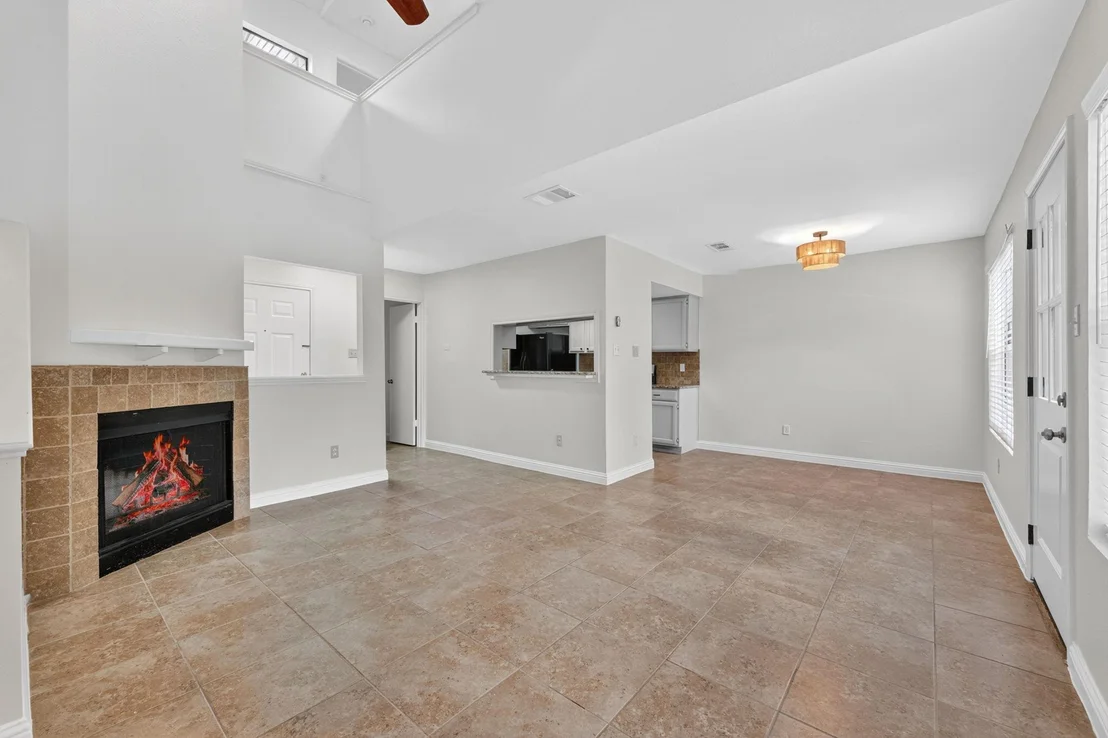 Photo of Unit 203 at 512 Eberhart LN