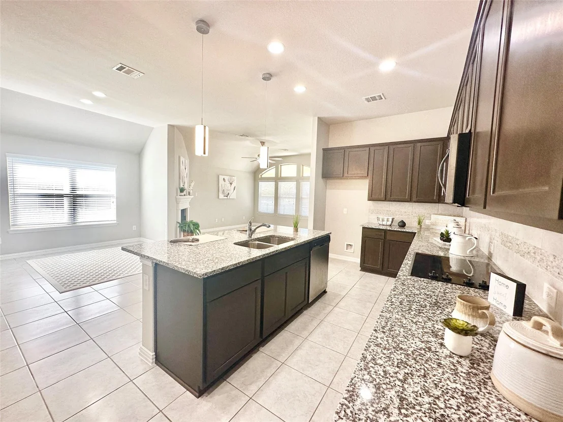 Photo of 1017 Hillrose DR