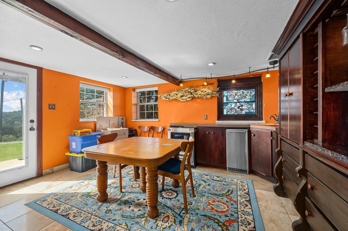 Photo of 401 Crestview DR