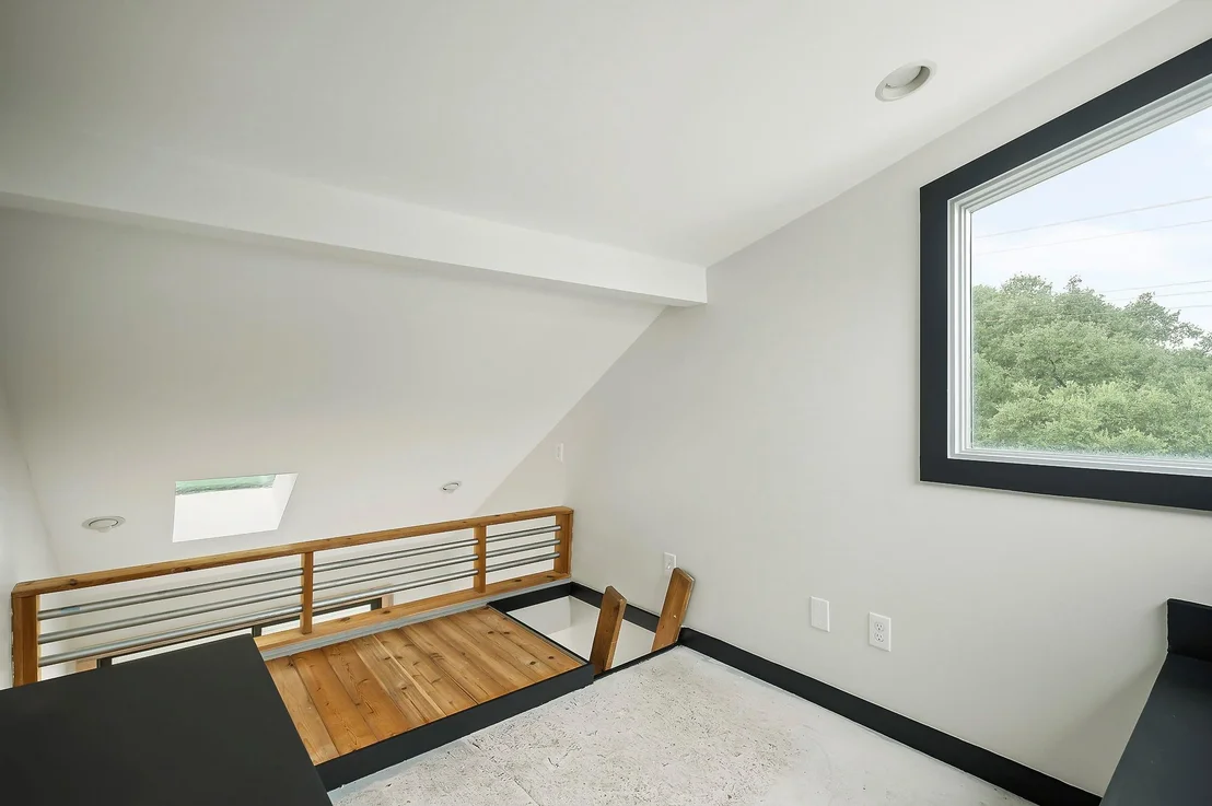 Photo of 913 Christopher ST