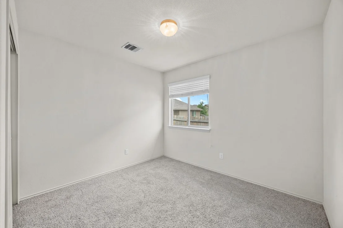 Photo of 621 Amber LN