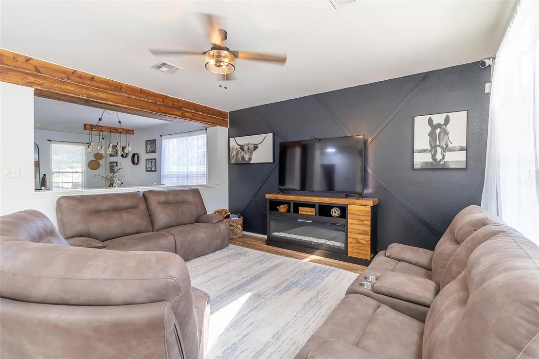 Photo of 2211 Memory LN