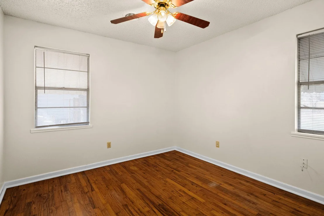 Photo of 302 Easy ST