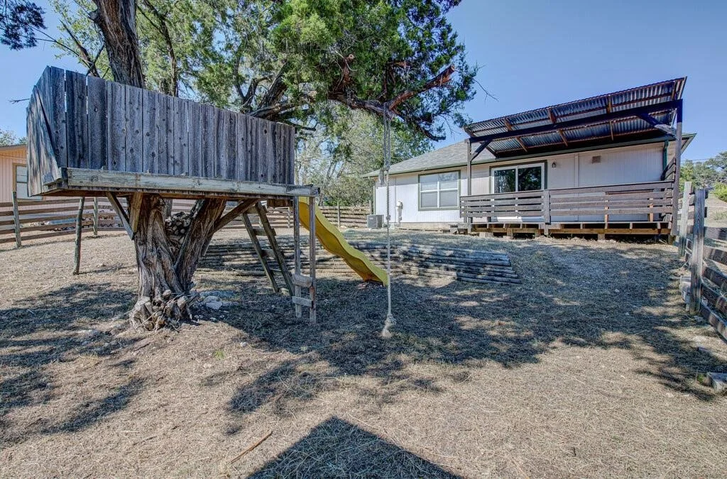 Photo of 930 Panorama DR