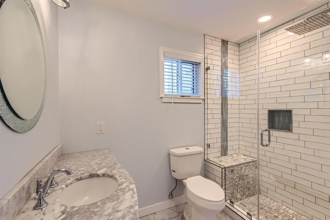 Photo of 1121 Stoneoak LN